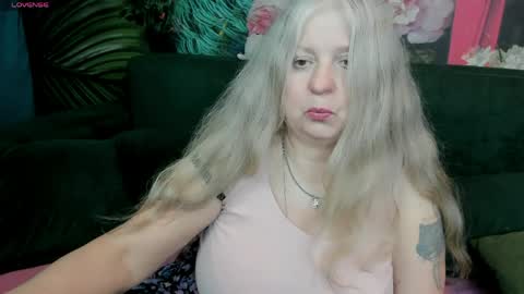 Maria online show from 05-15-26, 10:50