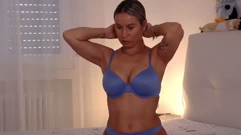 Snapshot of mariafame chatting on 06-12-26, 07:18 NEW ACCOUNT MariaMIlan online show from 06-12-26, 07:18