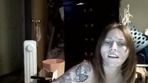 Snapshot of mariamaybe24 chatting on 12-18-24, 06:32 Mariah online show from 12-18-24, 06:32