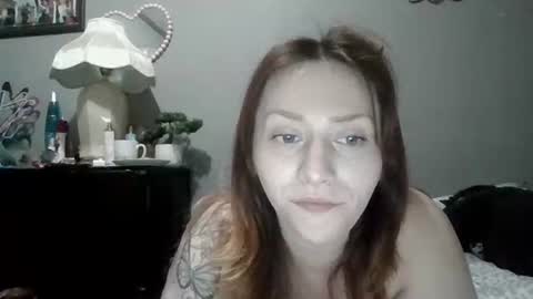 Snapshot of mariamaybe24 chatting on 12-28-24, 03:37 Mariah online show from 12-28-24, 03:37