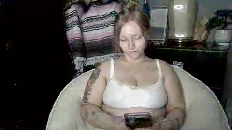 Snapshot of mariamaybe24 chatting on 02-26-25, 04:14 Mariah online show from 02-26-25, 04:14