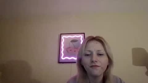 Snapshot of mariamaybe24 chatting on 12-04-25, 10:46 Mariah online show from 12-04-25, 10:46