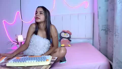 Snapshot of mariana_edenroom chatting on 12-19-25, 02:02 maria online show from 12-19-25, 02:02