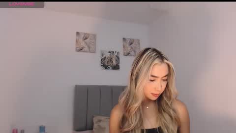 Mariana online show from 03-15-26, 05:19