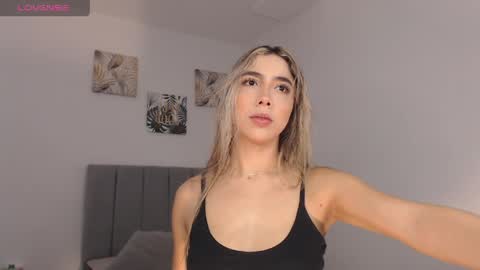 Mariana online show from 04-11-26, 06:34