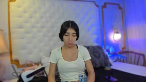 Mariana   online show from 12-20-25, 11:17