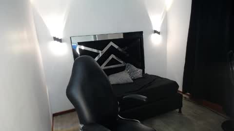 Mariana online show from 04-09-26, 05:40