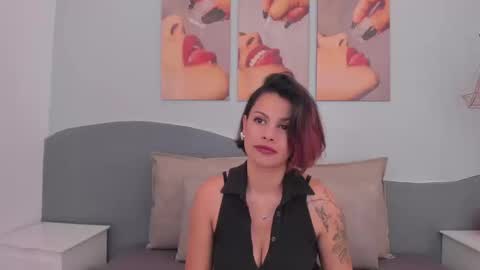 Mariana online show from 03-21-26, 01:48