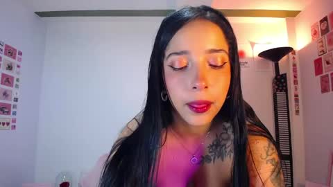 Nicolle online show from 05-24-26, 03:55