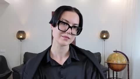 Marie Fitch online show from 05-22-26, 04:19