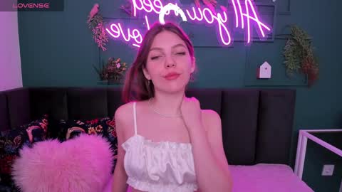 Mary 3 online show from 01-08-25, 01:42