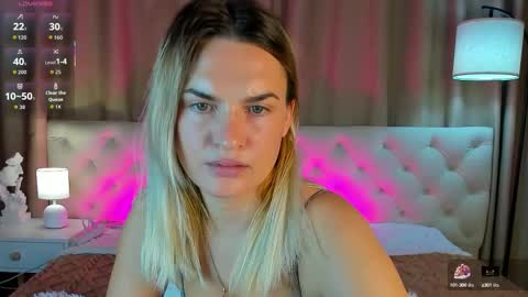 Mariel online show from 10-07-25, 01:25