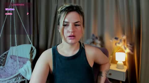 Mariel online show from 03-24-26, 02:05