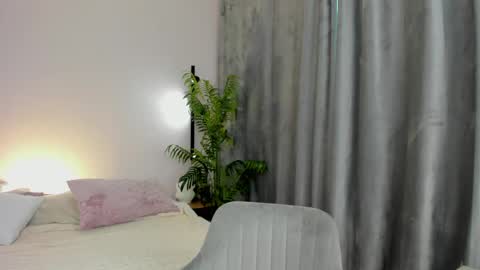 Mariel online show from 05-29-26, 01:36