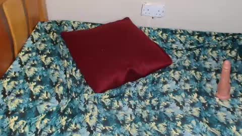 Snapshot of marigold_gift chatting on 06-27-26, 03:00 gold online show from 06-27-26, 03:00