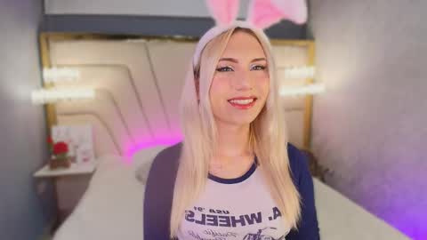 Mariluu  online show from 05-25-26, 01:17