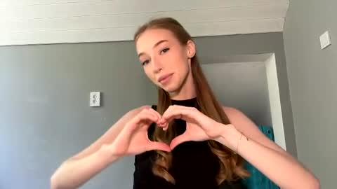 Snapshot of marioindal chatting on 06-17-26, 10:17 Amelia online show from 06-17-26, 10:17