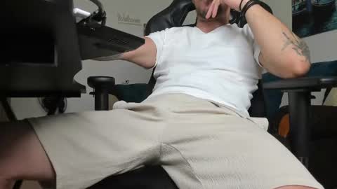 Snapshot of marioslim chatting on 07-12-26, 05:53 marioslim online show from 07-12-26, 05:53