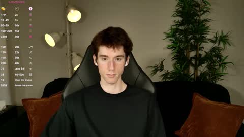 Snapshot of mark327645 chatting on 11-08-25, 05:23 Mark online show from 11-08-25, 05:23