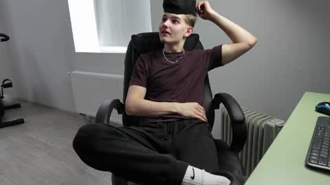 MARK KARSON online show from 04-25-26, 07:00