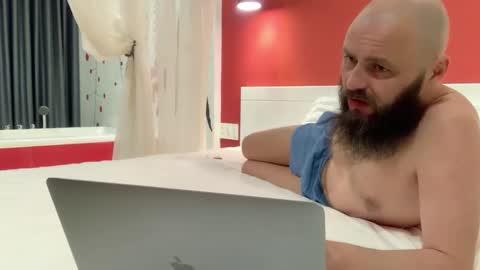 Snapshot of markiza_karabasa chatting on 01-01-25, 02:42 Adam and Eve online show from 01-01-25, 02:42