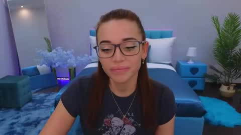 Snapshot of marladewis chatting on 10-04-25, 01:53 MarlaDewis online show from 10-04-25, 01:53