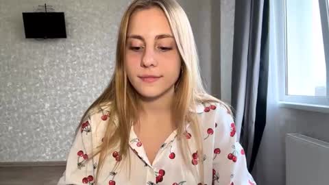 Snapshot of marlenagehlert chatting on 11-01-25, 11:45 Olivia online show from 11-01-25, 11:45