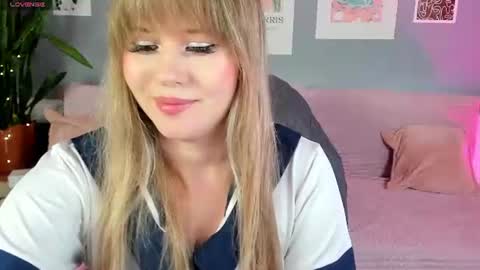 Snapshot of marmel199 chatting on 06-14-26, 05:04 Liza online show from 06-14-26, 05:04