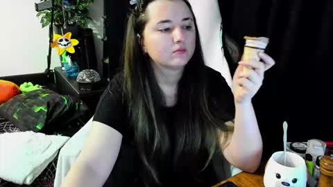 Marishka online show from 10-15-25, 10:32