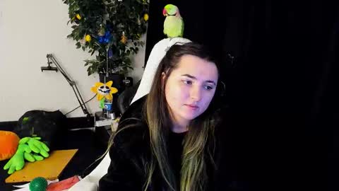 Marishka online show from 10-22-25, 10:09