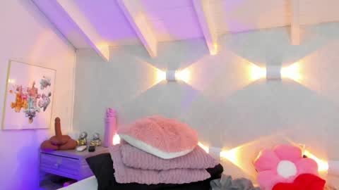 martina mIIler online show from 05-24-26, 01:05