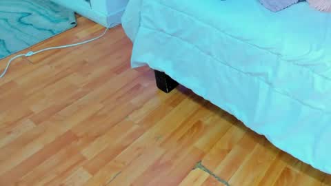 martina mIIler online show from 07-17-26, 12:01
