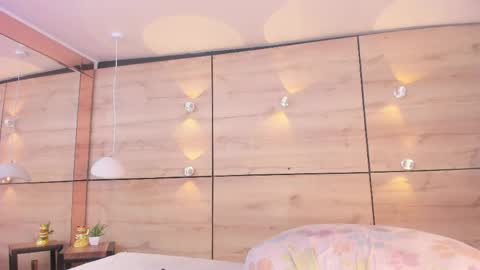 martina touss  online show from 05-25-26, 12:55
