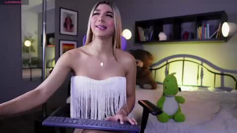 martinaa_rose online show from 06-18-26, 12:09