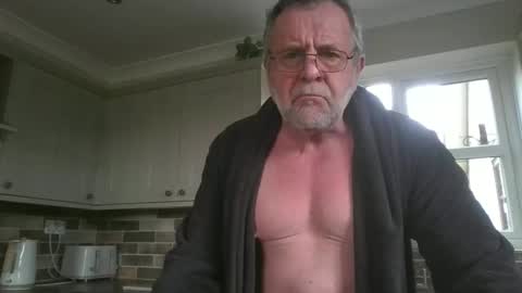 Snapshot of martinrgbxxxx chatting on 02-21-26, 10:05 martinrgbxxxx online show from 02-21-26, 10:05