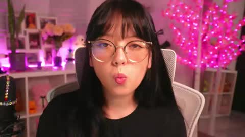 Snapshot of maru_chan_ chatting on 11-19-25, 02:11 INSTAGRAM Maruchan 02 online show from 11-19-25, 02:11