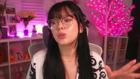 Snapshot of maru_chan_ chatting on 11-26-25, 02:12 INSTAGRAM Maruchan 02 online show from 11-26-25, 02:12