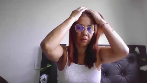 Snapshot of maryamgirl08 chatting on 05-10-26, 02:55 Engracia online show from 05-10-26, 02:55