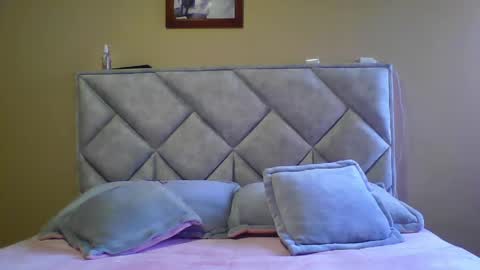 Snapshot of maryamgirl08 chatting on 06-09-26, 12:06 Engracia online show from 06-09-26, 12:06