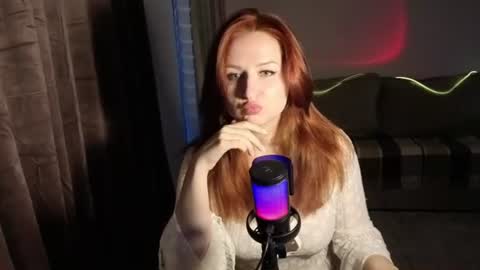 Snapshot of maryleesa chatting on 07-19-26, 06:44 SirenVictoria online show from 07-19-26, 06:44
