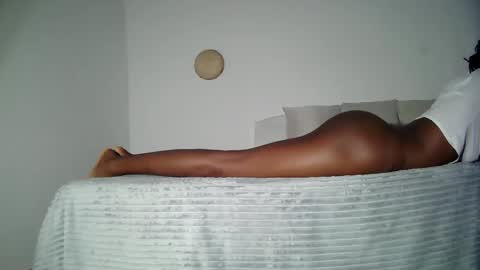 Snapshot of masked_shy_girl chatting on 04-20-26, 09:16 masked_shy_girl online show from 04-20-26, 09:16