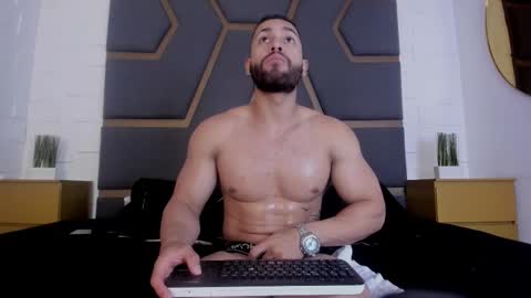 Massimo online show from 12-17-25, 03:56