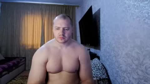 Snapshot of massiveman295139 chatting on 07-19-26, 02:43 massiveman online show from 07-19-26, 02:43