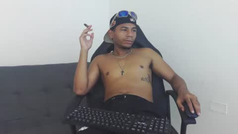 Snapshot of masters_latins chatting on 07-28-26, 04:39 masters_latins online show from 07-28-26, 04:39