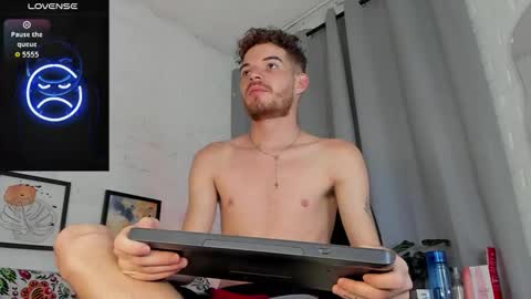 Snapshot of mateo_hunter chatting on 12-16-25, 03:22 MATEO HUNTER online show from 12-16-25, 03:22