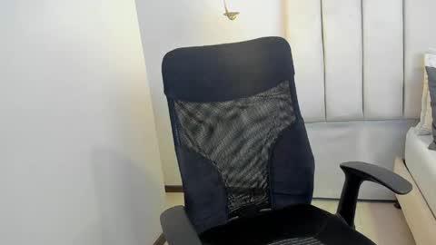 Mateo Zar online show from 04-26-26, 01:47