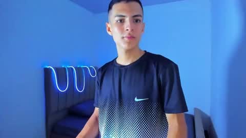 Snapshot of matiius18 chatting on 06-05-26, 02:12 Matias online show from 06-05-26, 02:12