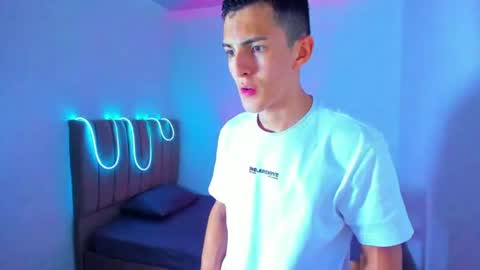 Snapshot of matiius18 chatting on 06-15-26, 07:16 Matias online show from 06-15-26, 07:16