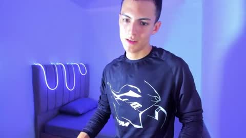 Snapshot of matiius18 chatting on 06-16-26, 03:47 Matias online show from 06-16-26, 03:47