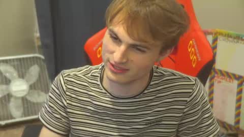 Snapshot of mattcashxxx chatting on 05-13-26, 01:14 Matt Cash online show from 05-13-26, 01:14